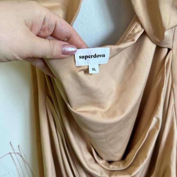 NWT superdown Michelle Wrap Mini Dress in Nude - Picture 7 of 13